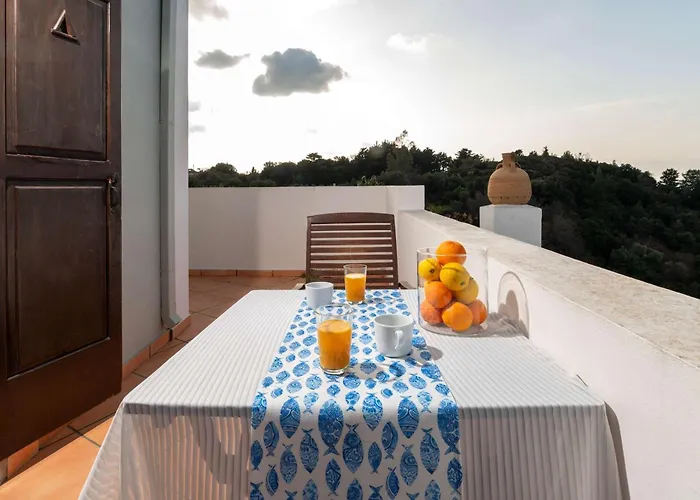 Infinity I - Stylish With Views Lejlighed