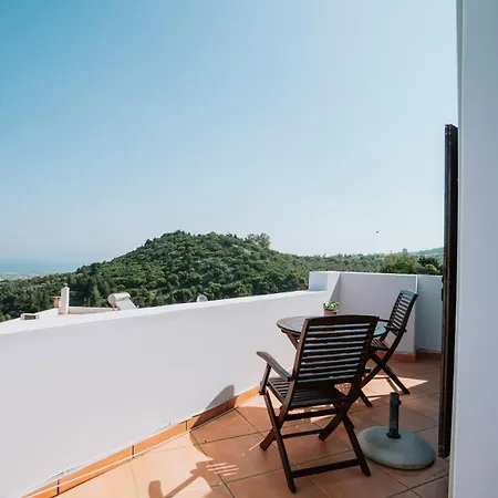 Infinity I - Stylish With Views