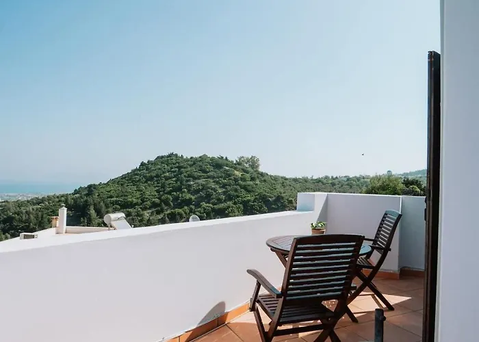 Infinity I - Stylish With Views